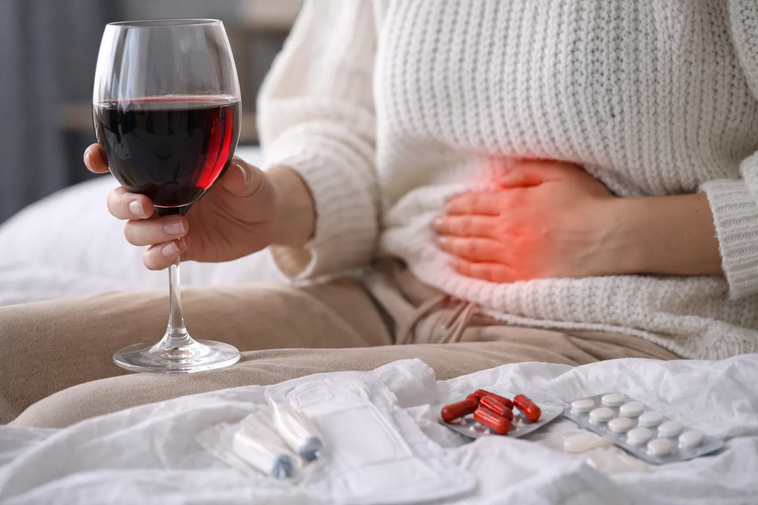 Можно ли алкоголь при месячных